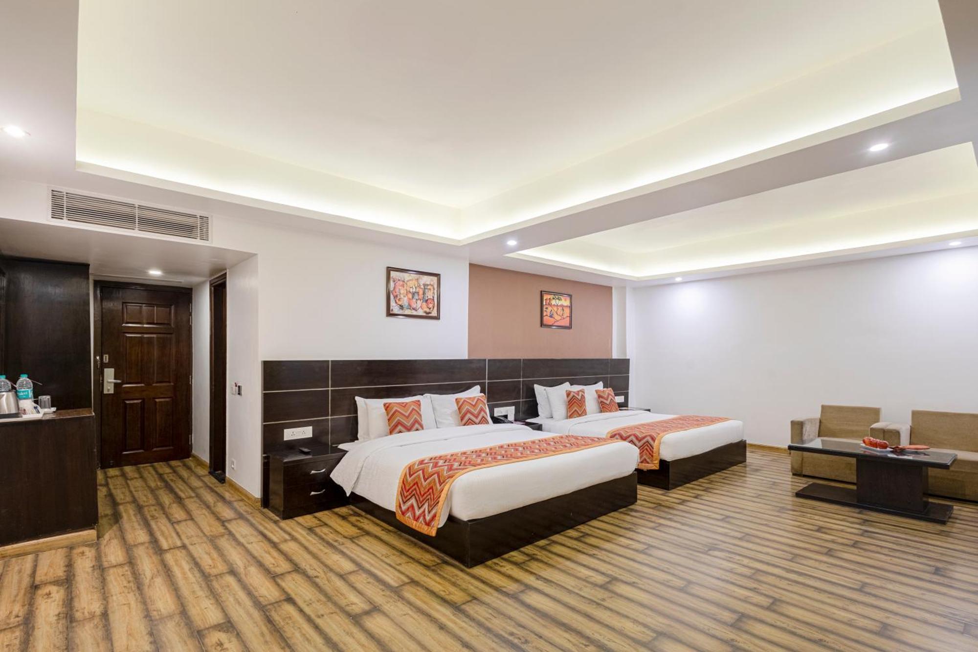 Sterling Kufri Hotel Bagian luar foto