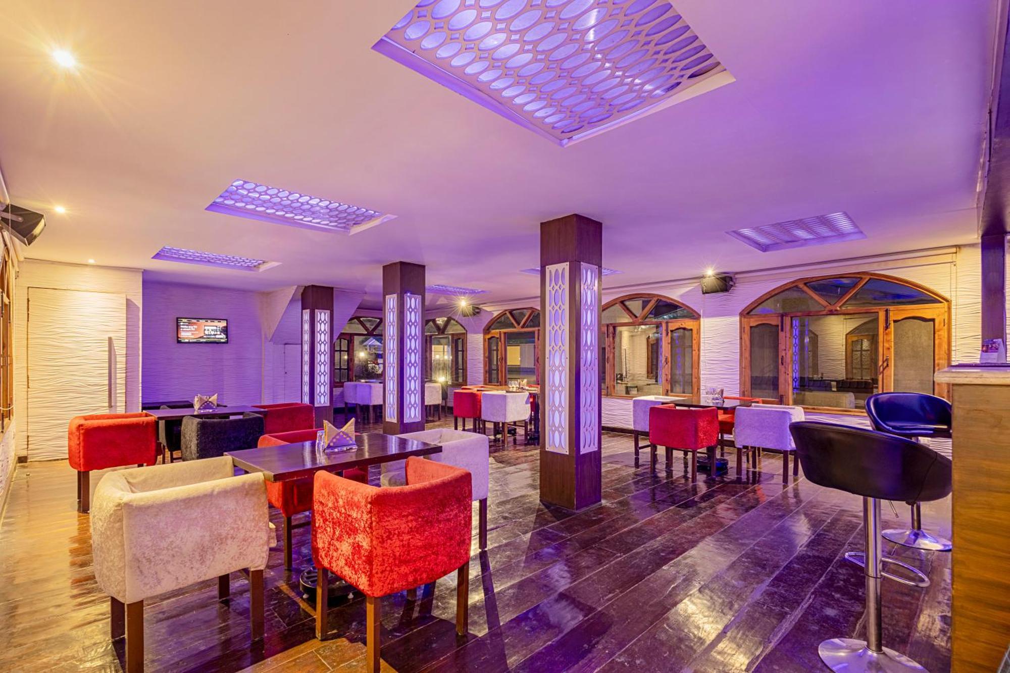 Sterling Kufri Hotel Bagian luar foto