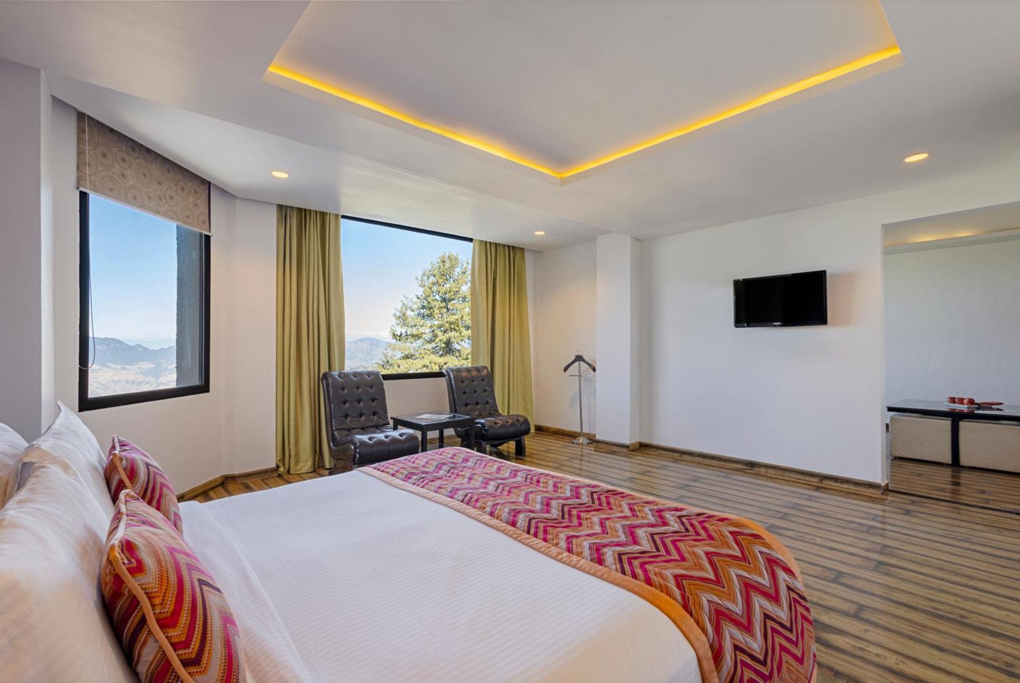 Sterling Kufri Hotel Bagian luar foto