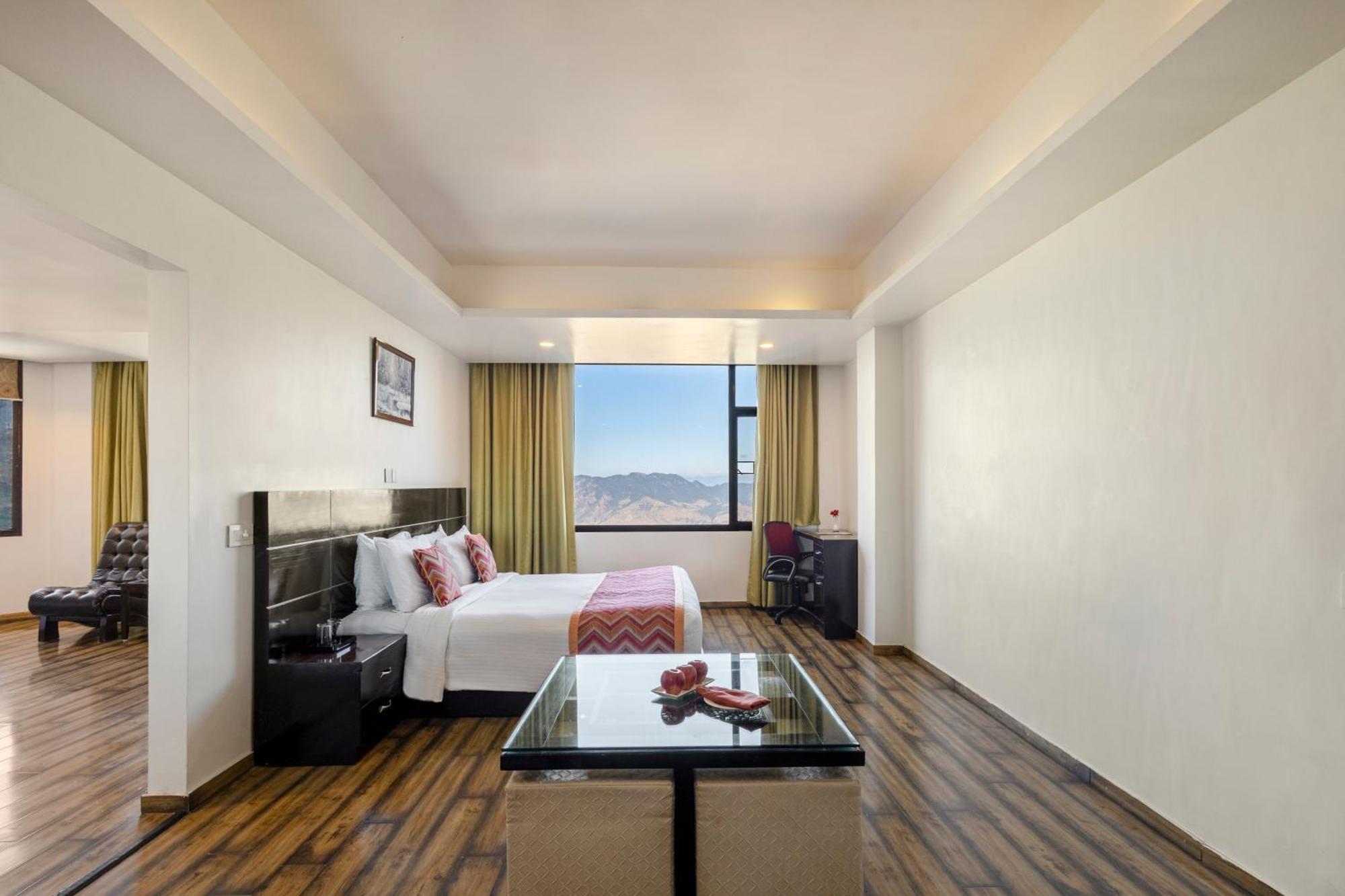 Sterling Kufri Hotel Bagian luar foto