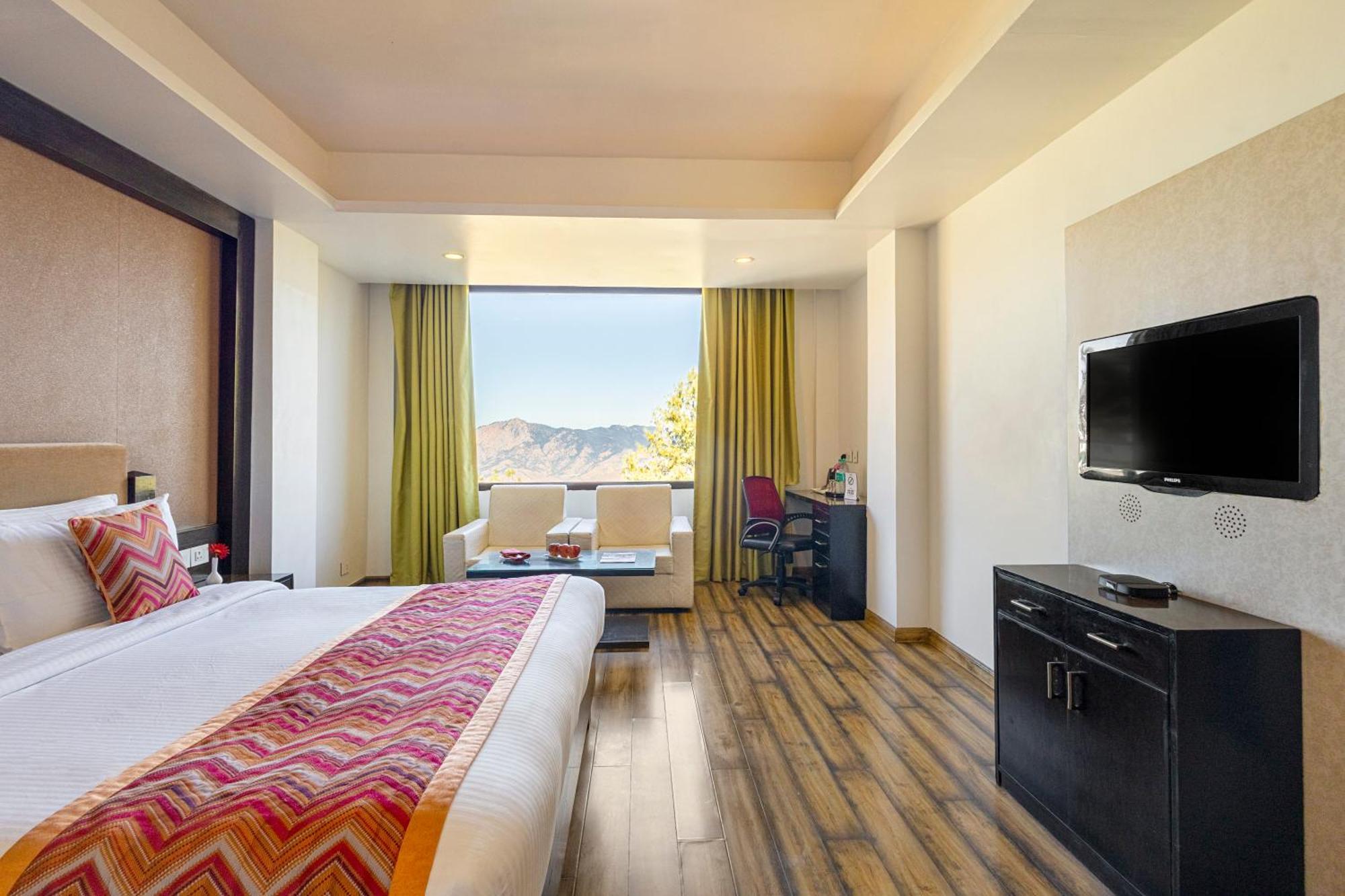 Sterling Kufri Hotel Bagian luar foto